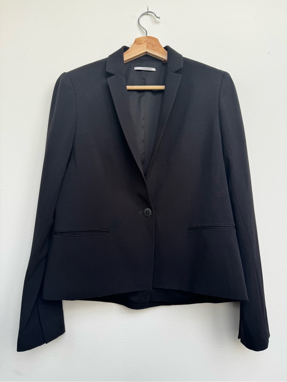 T Tahari Black Single-Button Tailored Blazer